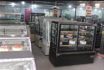 Kinh nghiệm mua tủ trưng bày bánh kem giá rẻ tại Hà Nội